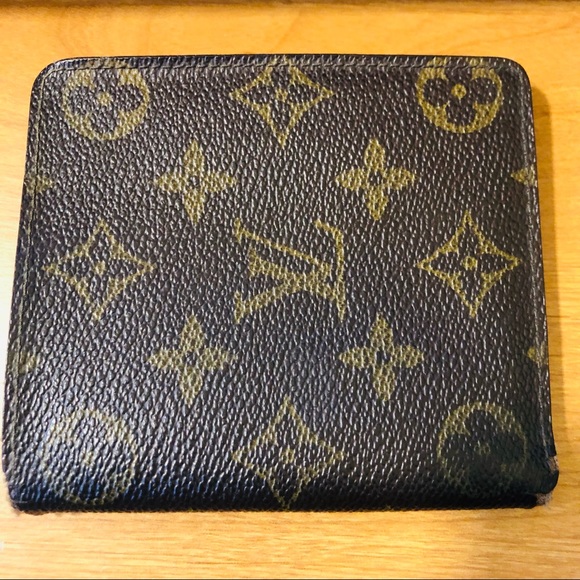 ⭐️⭐️Authentic Vintage Louis Vuitton Bi-Fold Wallet⭐️⭐️ - Picture 2 of 5